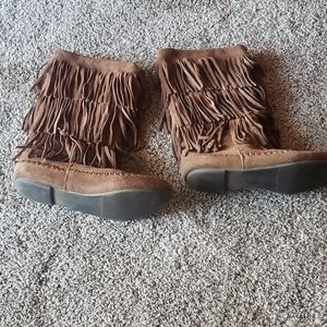 Fringe boots